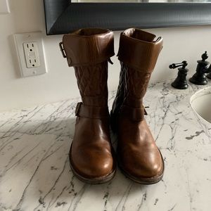 UGG Quilted Conor Fawn Boots 6